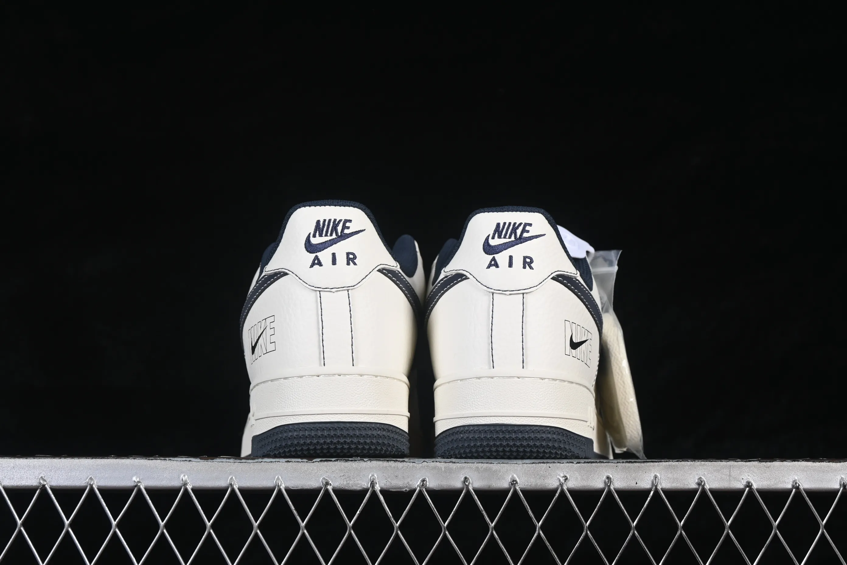 All categories Nk Air Force 1 Air Force series Nk Air Force 1 Low Air Force low-top Nike Air Force 1'07 Low off-white and black Air Force 1 low-top casual sneakers MM3399-816